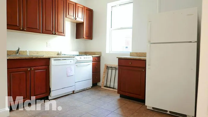 Rented by Mdrn Residential | media 11