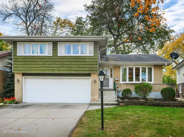 8727 W Madison Dr, Niles, IL 60714