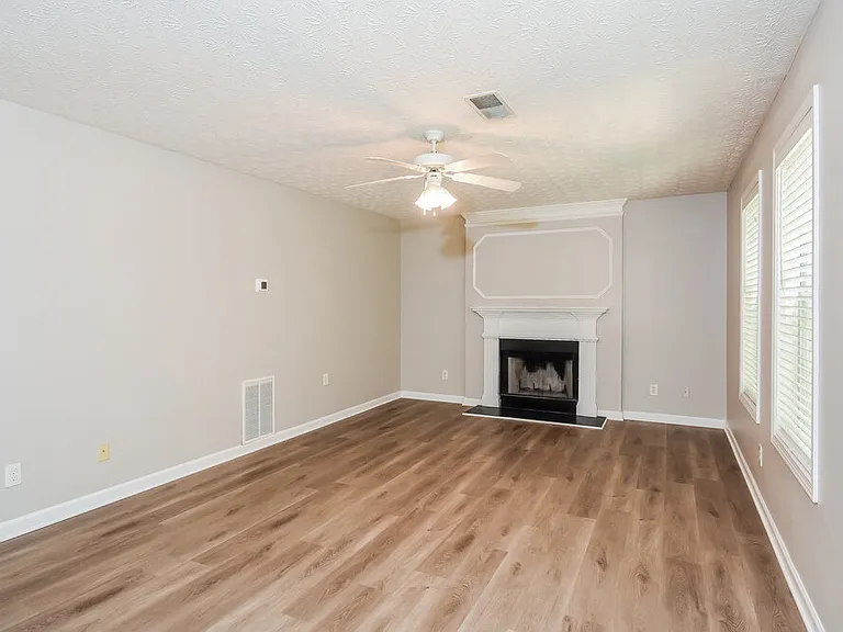 2498 Tolliver Dr — Photo 4