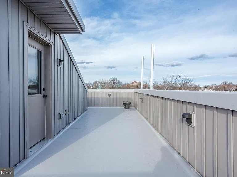 5126 Malcolm St — Photo 17