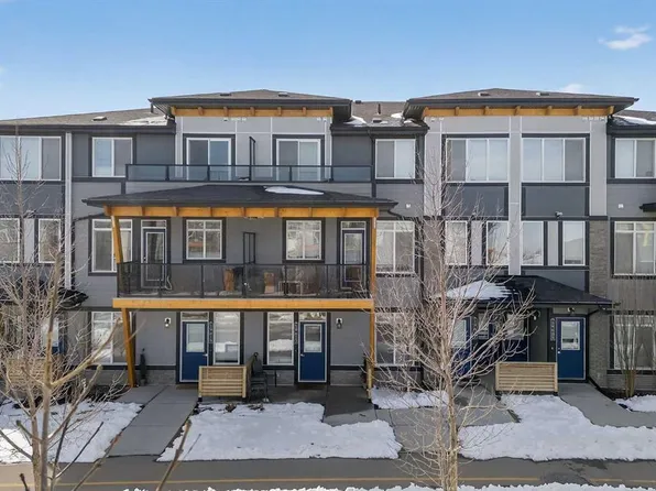 19613 E 45th St SE, Calgary, AB T3M 2Z1