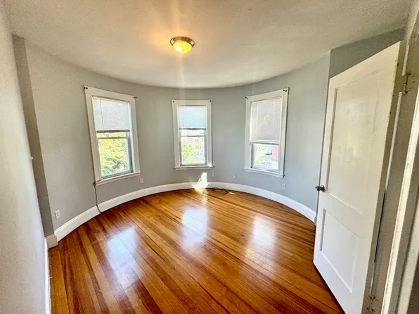 3 Pleasant St #3, Dorchester, MA 02125