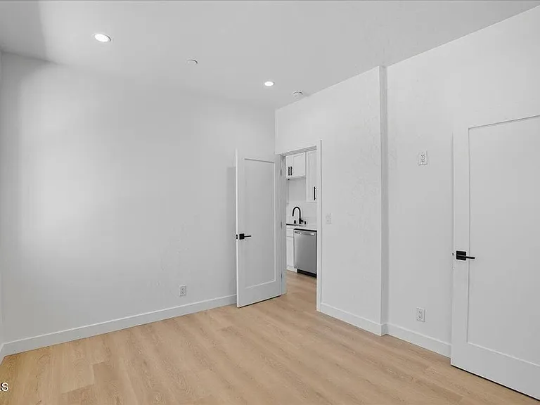 1909 Ocean Ave — Photo 4