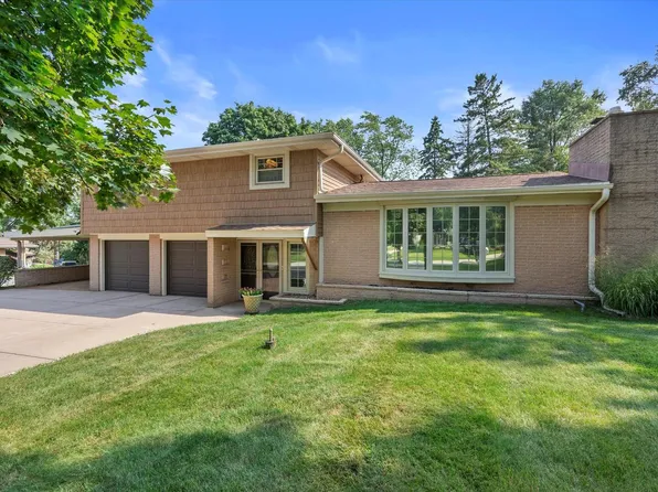 11331 West Carroll CIRCLE, Franklin, WI 53132
