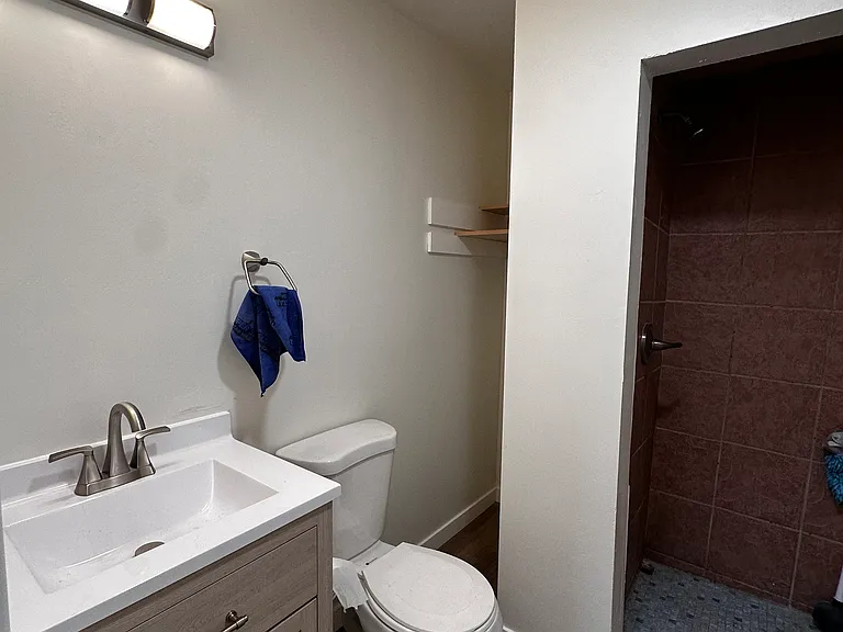 435 E St #B — Photo 6