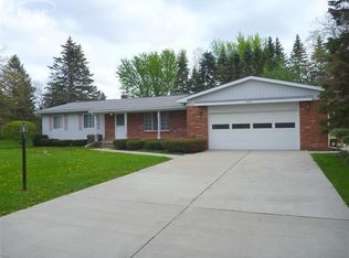 5253 Squire Hill Dr, Flint, MI 48532