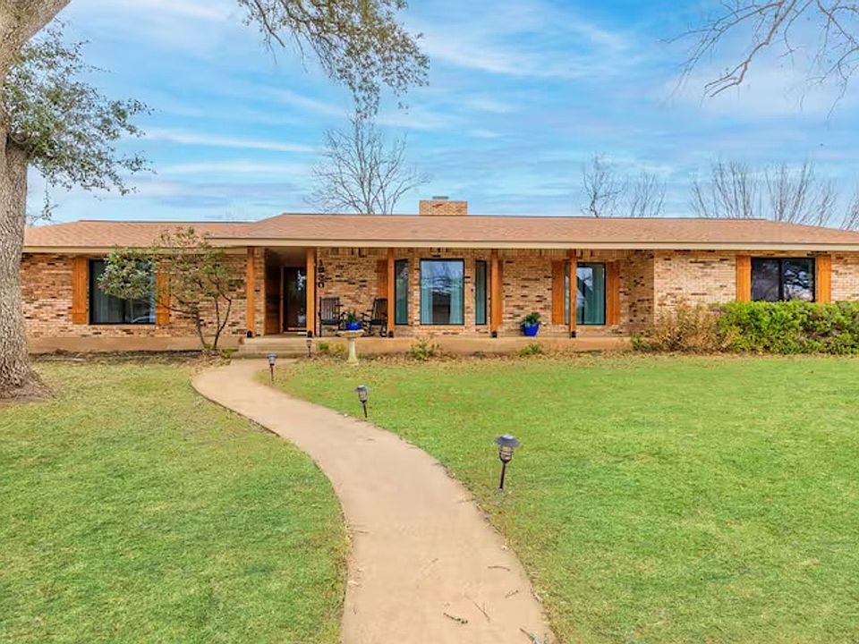 1st image of 1830 Quailwood Dr