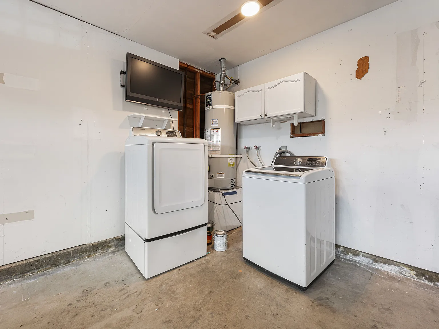 3 bed, 1241 sqft, $4,400 — Photo 3