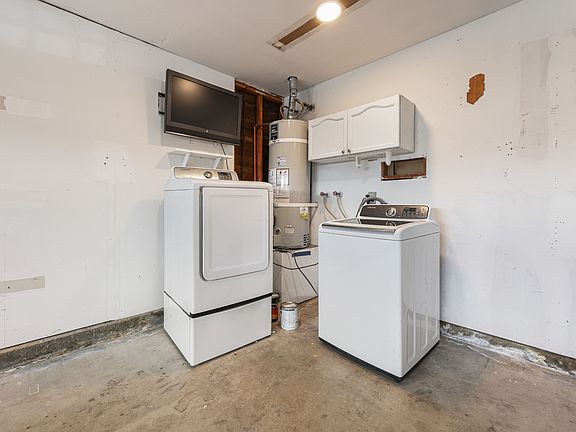 3rd image of 1544 Indian Summer Rd