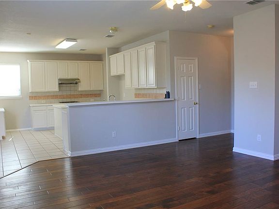 3rd image of 4429 Waskom Dr