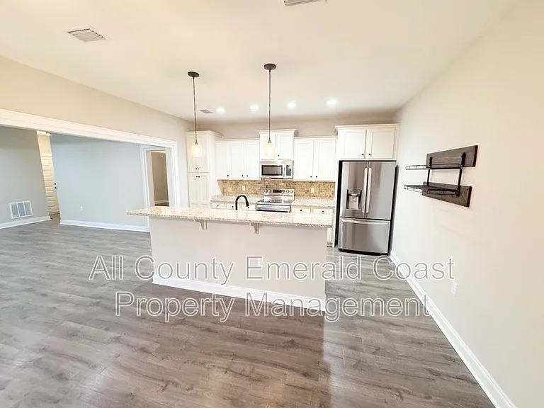 282 Magnolia St — Photo 6