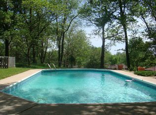 325 Baxter Rd, Ballwin, MO 63011