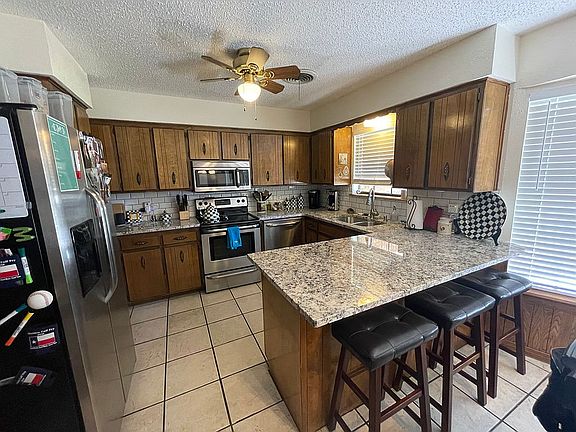 3rd image of 5007 Greenway Pl