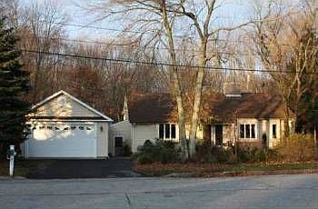 1st image of 184 Hillcrest Dr N