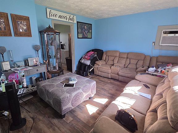 4th image of 7314 Forrestal St