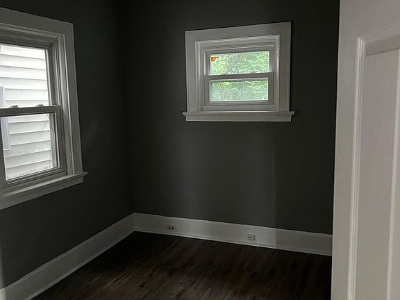2nd image of 1909 Fairmount Ave
