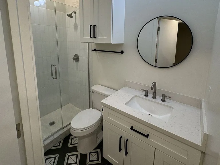 6626 E Cheery Lynn Rd — Photo 11