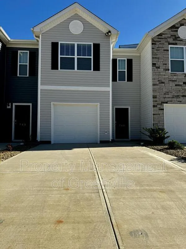 3 bed, 2.5 bath, $1,645 — Photo 2