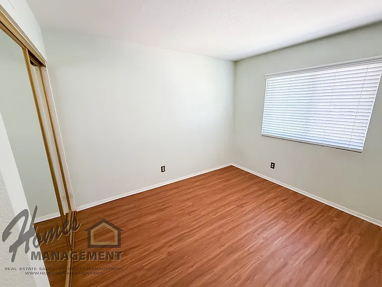 593 Silver Shadow Dr — Photo 21