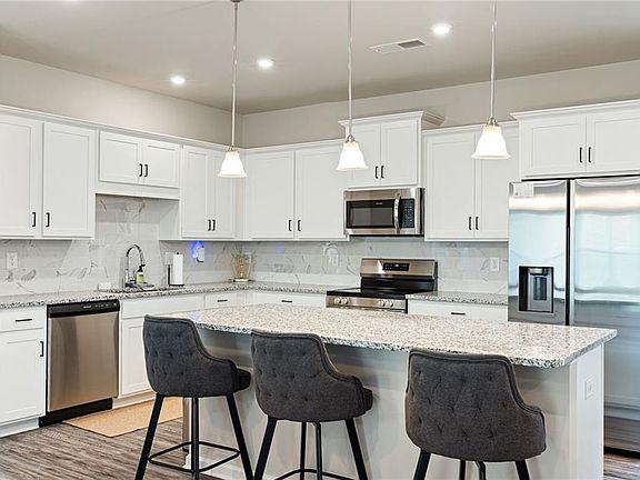5th image of 117 Pinnacle Way