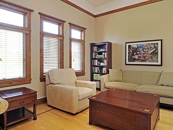 4th image of 639 W Melrose St APT 4N