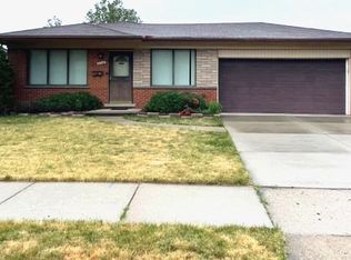 31349 Fairfield Dr, Warren, MI 48088