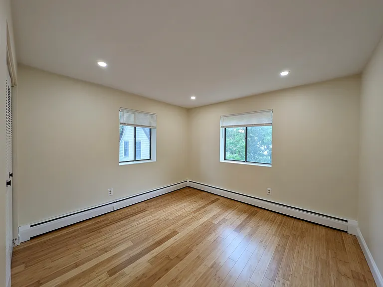 12 Cameron Ave #10 — Photo 3