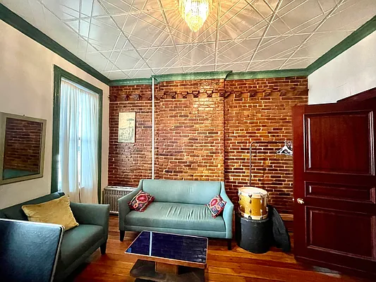 Rented by Pear NYC LLC | media 23