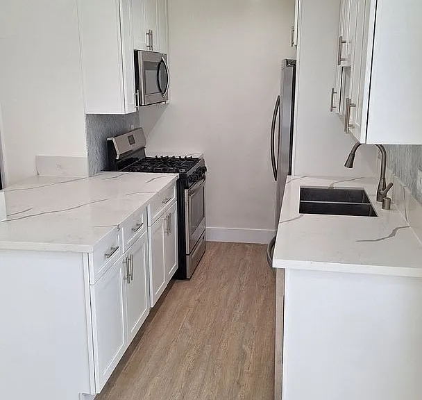 336 S Norton Ave #204 — Photo 9