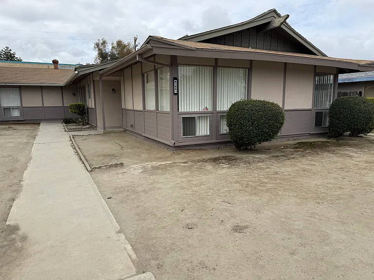 41541 Marine Dr — Photo 2