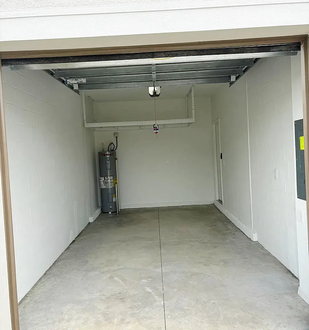3 bed, 2.5 bath, 1760 sqft, $2,000 — Photo 2