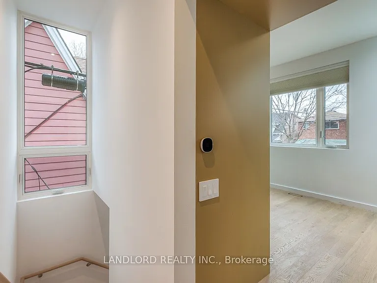 429 Brock Ave #LANEWAY — Photo 18