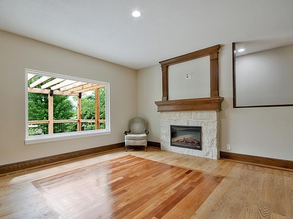 Hearth Room 14'8" x 13'