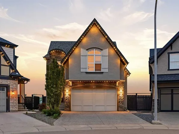 127 NW Marquis Grv SE, Calgary, AB T3M 1M6