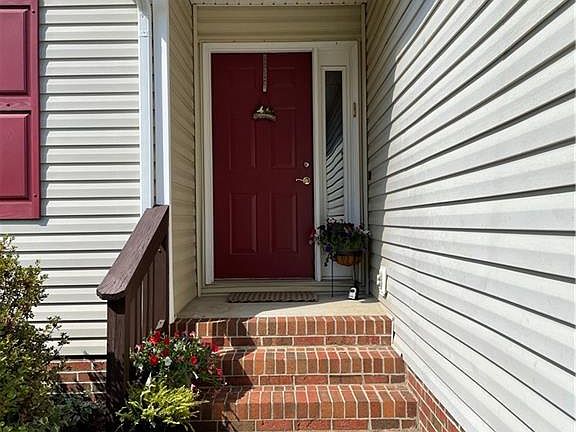 3rd image of 1225 Birch Hill Dr