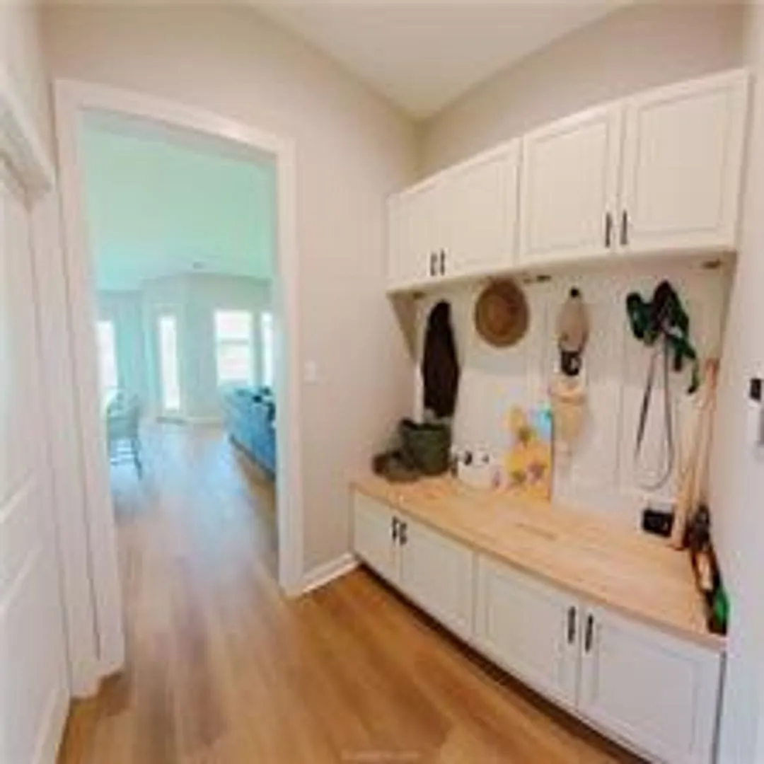 Beautiful 3/2 Built in 2025 — Photo 4