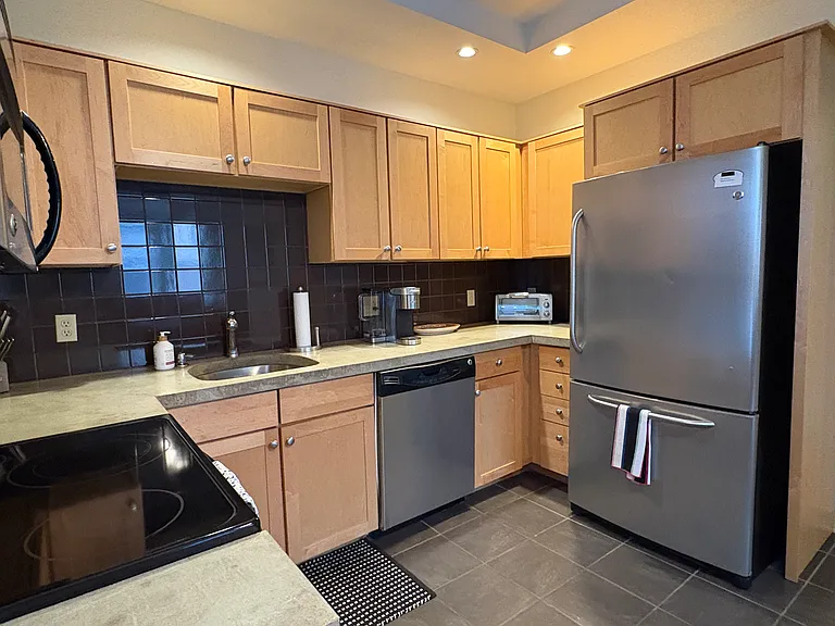 5019 Underwood Ave — Photo 10