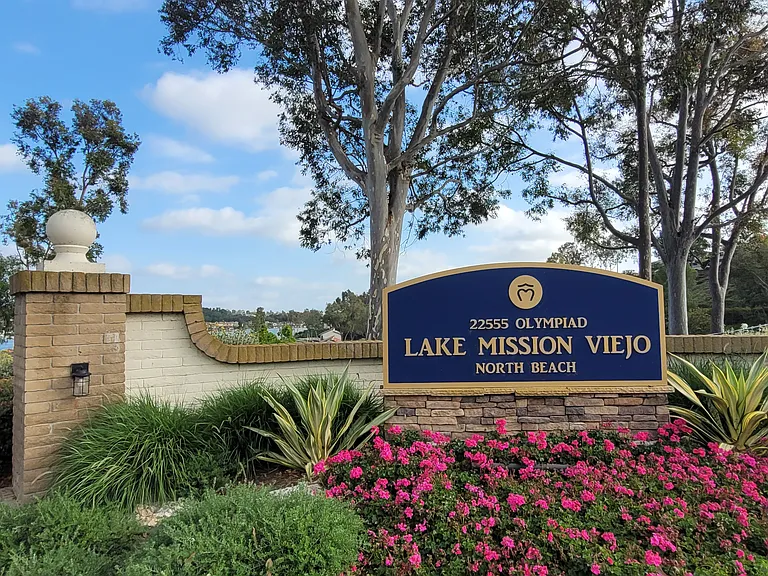 Membership included in lease.