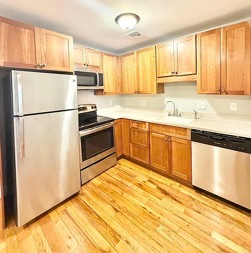 28 E Grand Ave #BC Photo 1