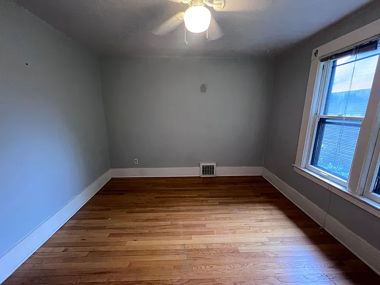 254 Warren Ave SE — Photo 10