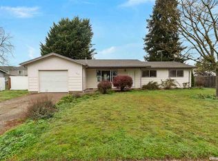 1045 W Sherman St, Lebanon, OR 97355