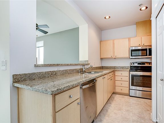 5th image of 13301 SE 79th Pl Unit A401