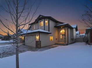 9 N Thomas Pl, Red Deer, AB T4P 0L7