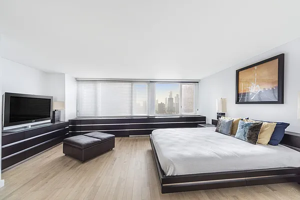 Rented by Halstead Real Estate | media 3