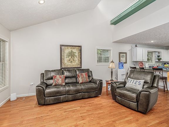4th image of 903 Crickett Dr