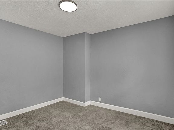 3rd image of 928 N Olney St