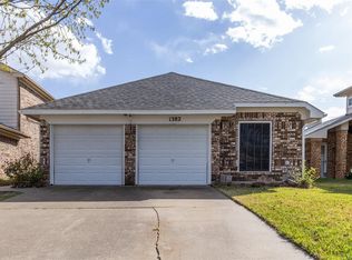 1382 Chinaberry Dr, Lewisville, TX 75077