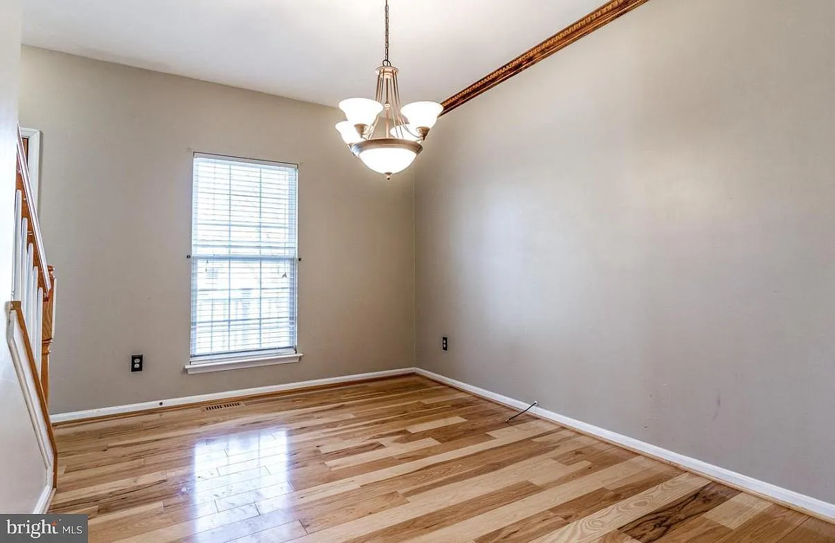 3 bed, 4.0 bath, 2090 sqft, $3,000 — Photo 3