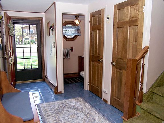 2nd image of 7 Carldon Ln