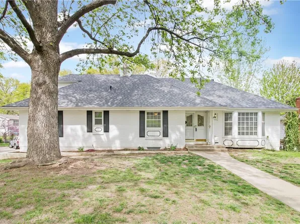 512 E Linwood Ter, Independence, MO 64055